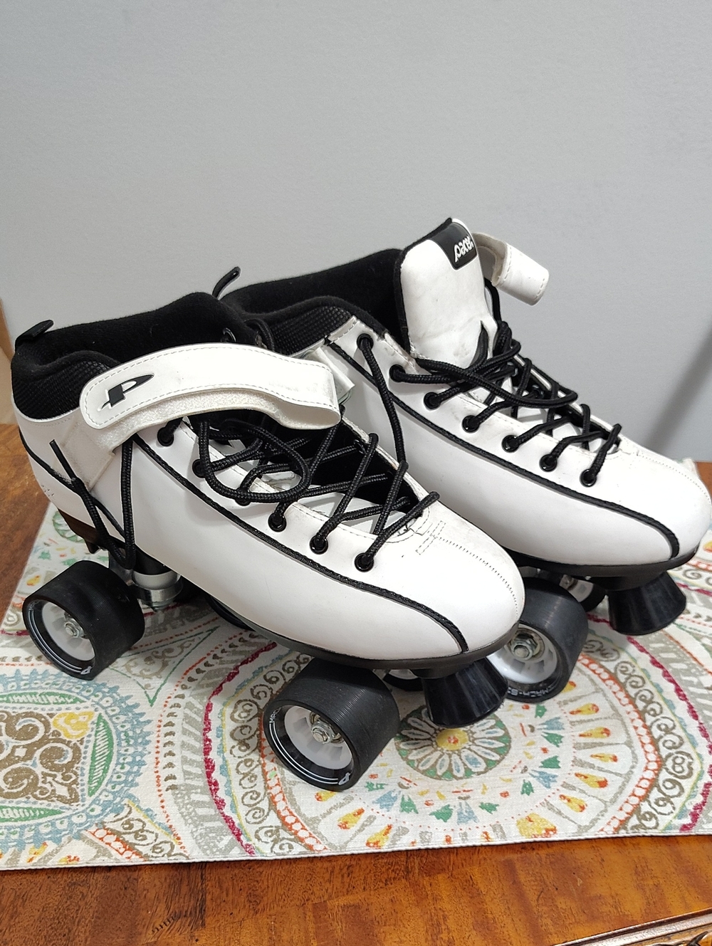 Pacer Roller Skates with Black Trim - Classic Quad Skates
